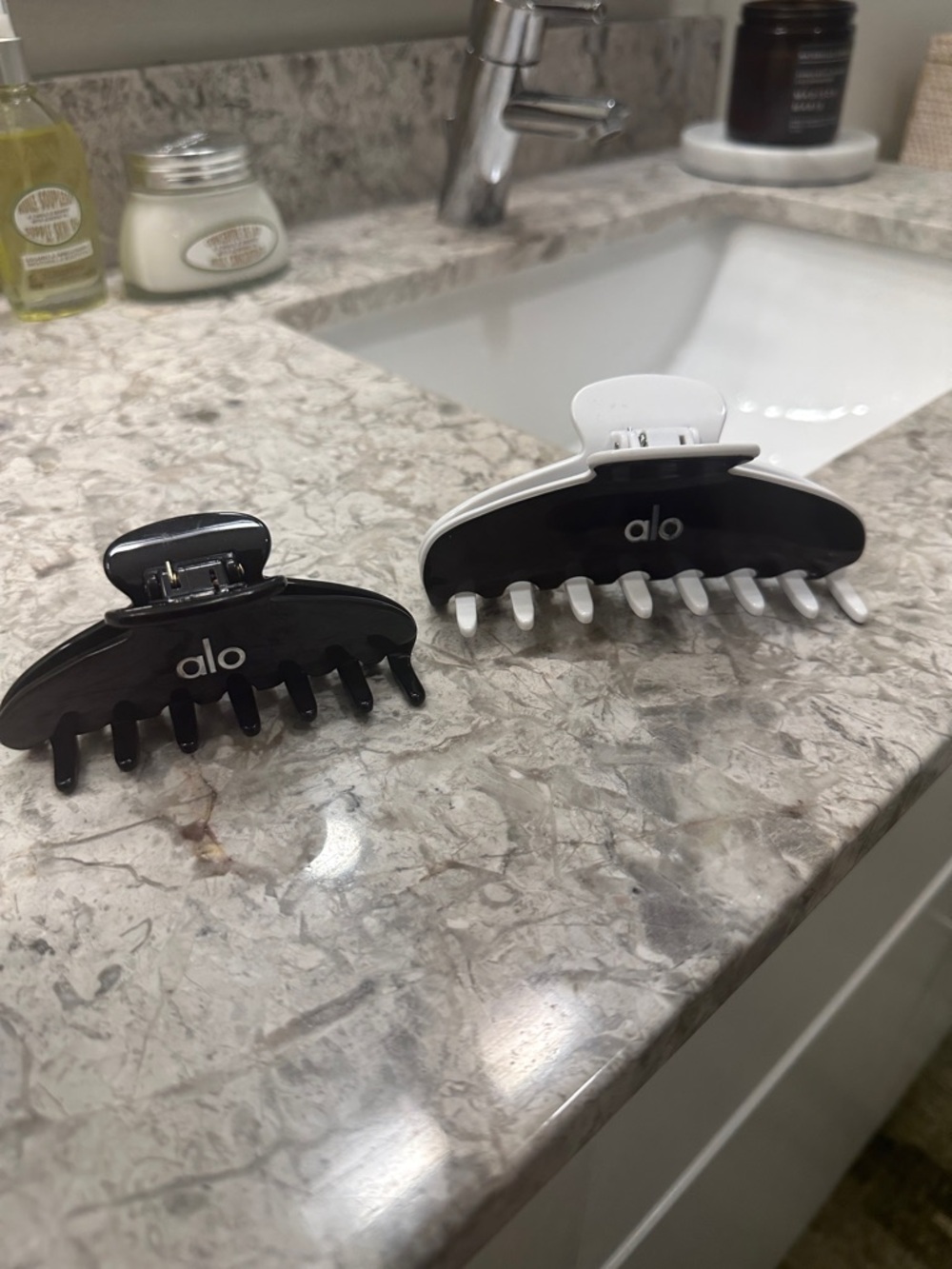 alo Black and White Hair Claw Clip - Set of 2 (one medium, black/white is large)